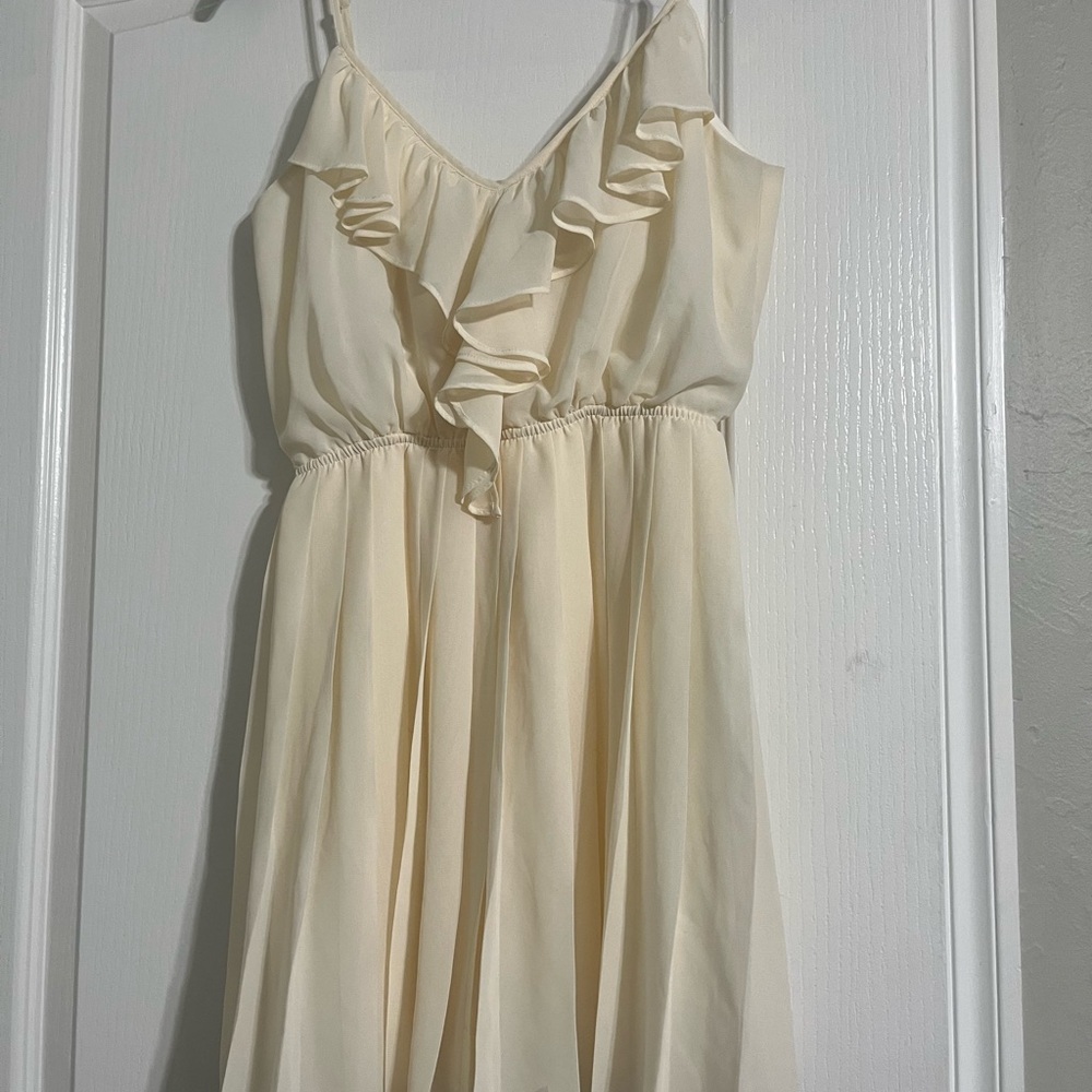 BCBGeneration Size XS Cream Ruffled Tiered Sundress Excellent Condition!